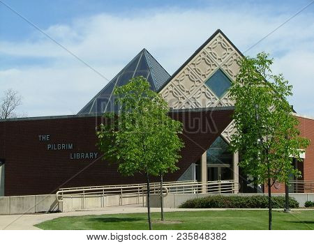 Defiance College Pilgrim Library, Defiance, Oh May 7, 2006