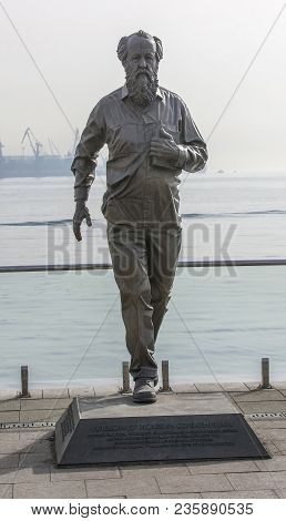Russia, Vladivostok, 28.10.2018: Monument To Alexander Isayevich Solzhenitsyn On City Embankment In 