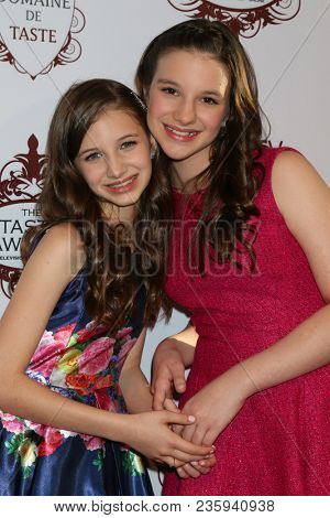 LOS ANGELES - APR 9:  Hadley Robertson, Delaney Robertson at The Taste Awards at La Peer Hotel on April 9, 2018 in West Hollywood, CA