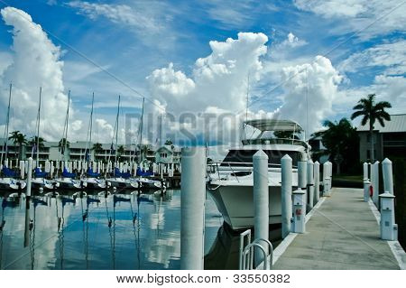 เมฆ Captiva
