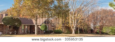 Panoramic Single Story Bungalow Houses In Suburbs Of Dallas With Bright Fall Foliage Colors