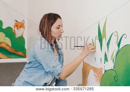 Lifestyle Creative Hobby And Freelance Artistic Work Side Job Concept. Caucasian Woman Artist Hand P