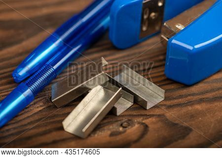 Stationery Stapler, Stapler Staples, Close-up Selective Focus