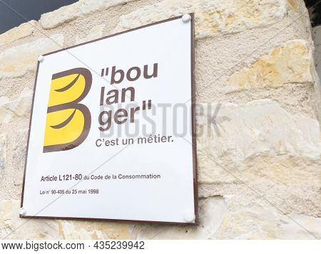 Bordeaux , Aquitaine  France - 09 20 2021 : Boulanger Brand Logo And Sign Text Front Of French Baker