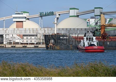 Klaipeda, Lithuania - October 02: Boats And Cranes At Klaipeda Sea Port At October 02, 2021 In Klaip