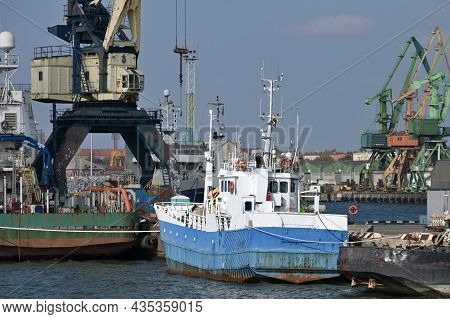 Klaipeda, Lithuania - October 02: Boats And Cranes At Klaipeda Sea Port At October 02, 2021 In Klaip
