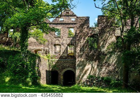 Swiny, Poland - August 08, 2021. Ruin Of Swiny Castle In Poland In Summer