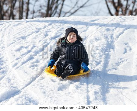Rodeln im Winterzeit