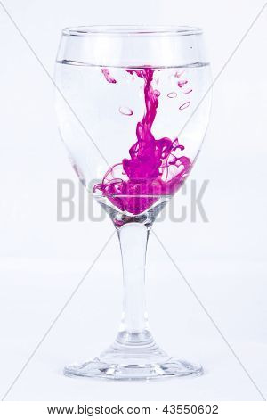 Glas vers zelfs met gekleurde inkt