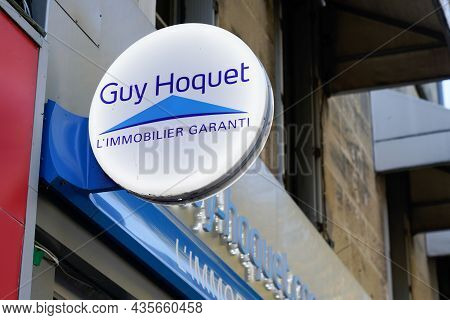 Bordeaux , Aquitaine  France - 09 30 2021 : Guy Hoquet Sign Text And Logo Brand On Facade French Rea