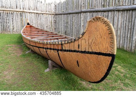 Minnesota, Usa - October 5, 2021: Ojibwe (ojibwa) Birch-bark Canoe On Display At Grand Portage Natio