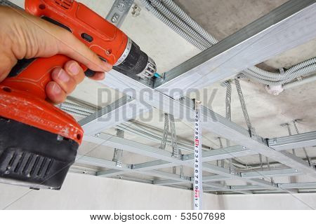 Fire safety system and ceiling profile