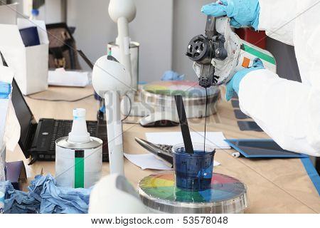 Preparation of paint for car painting in car body shop laboratory