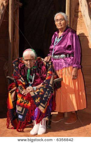 Navajo kadın ve kızı