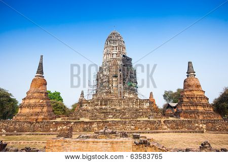 View Of Wat Ratburana In Ayutthaya, Thailand