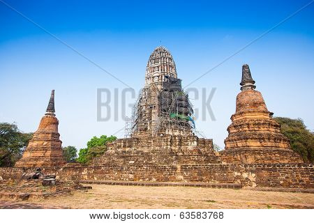 View Of Wat Ratburana In Ayutthaya, Thailand