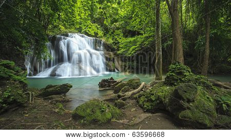 Huay Mae Kamin Watefall