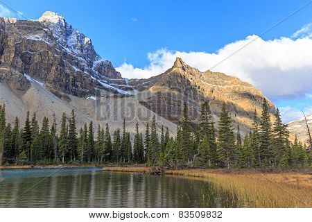 Sunrise at the Bow Lake
