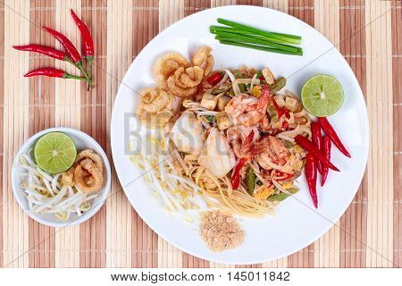 Seafood Thai fried with pasta 