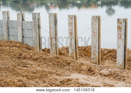 The construction of the riverbank to prevent riverbank collapse / riverbank collapse prevention