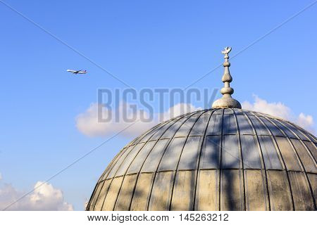 Suleymaniye Mosque made by Architecture Sinan in Istanbul