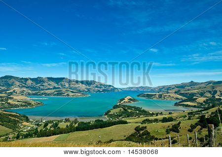Krásný letní den pohled do přístavu Akaroa