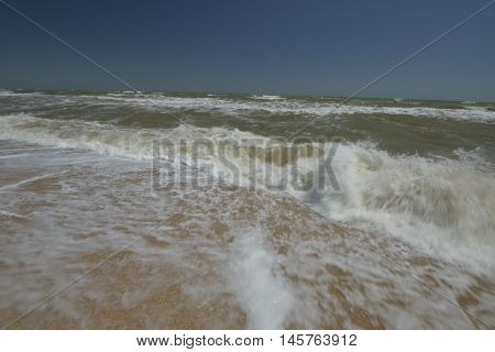 Narrow and long braid in the north-eastern part of the Crimean peninsula, consisting mainly of clam shell material, separating the bay from the Sea of Azov Siwash. The length of over 100 km, width from 270 m to 8 km.