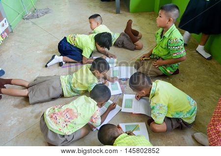 PHITSANULOK THAILAND - JUL 29 2016: Unknown children in Academic Activities day at Elementary School. Chumchon watbandong school Phitsanulok Thailand