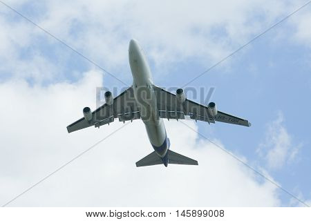Hs-tgh Boeing 747-400 Of Thaiairway  Take Off