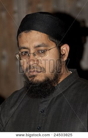 İmam Exeter caminin & Kültür Merkezi Mohammed Interdependenc için barış yürüme konuşma Abrar