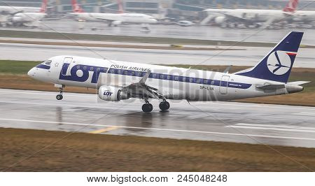 Airplane Landing To Airport