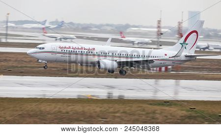 Airplane Landing To Airport