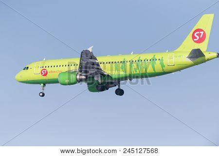 Airbus A320-214 Vq-bet S7 Airlines