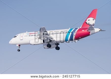 Sukhoi Superjet 100-95Lr Ra-89069 Yamal Airlines