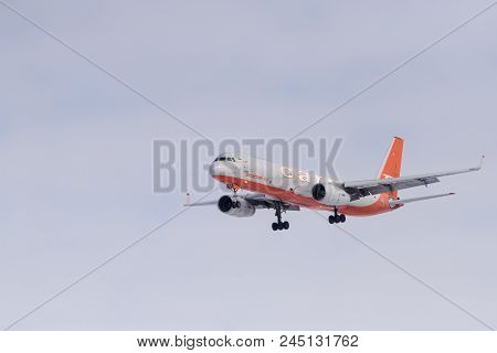 Tupulev Tu-204-100C Ra-64032 Aviastar-tu