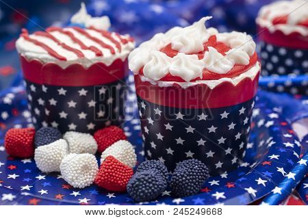 Cupcakes Decorated With Buttercream Frosting For The Fourth Of July Independence Day Celebration