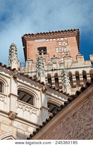 Pueblo Espanol Historic Architecture Details