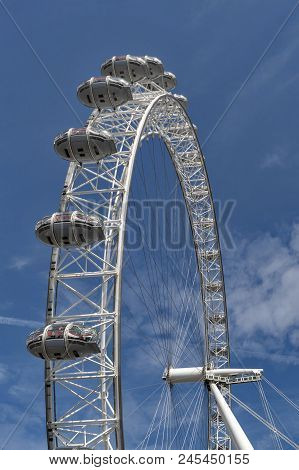 London, Uk - April 2018: The Ovoidal Passenger Capsule Of The London Eye, A Popular Giant Ferris Whe