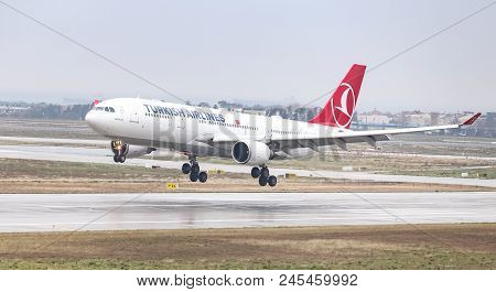 Airplane Landing To Airport