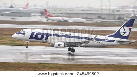 Airplane Landing To Airport