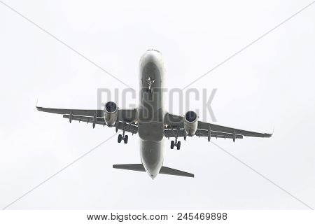 Airplane Approach To Landing