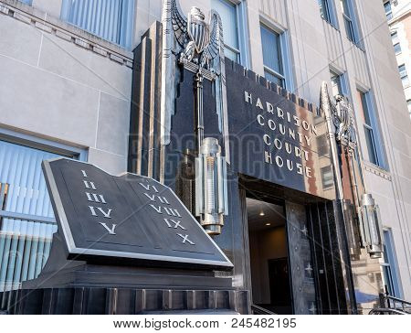 Clarksburg, Wv - 15 June 2018: Carving Of Ten Commandments Outside Court House In Clarksburg, West V