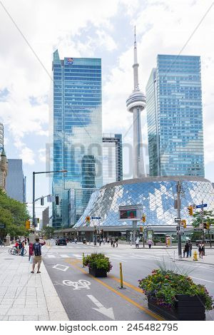 Toronto,canada-august 3,2015:urban View Of Toronto During A Sunny Day From One Of The Central Street