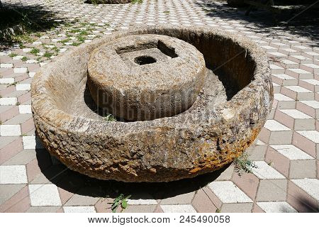 Seten Stone, Large Carved Stone Mill To Grind Flour And Bulgur,
Carved Stone Mill,