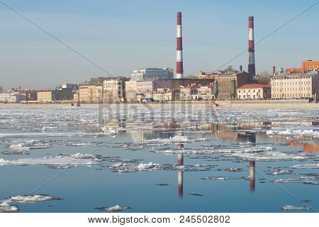 Saint Petersburg, Russia - April 12, 2018: Spring Ice Drift On The Neva River Against The Background