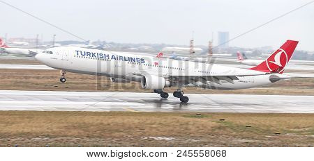 Airplane Landing To Airport