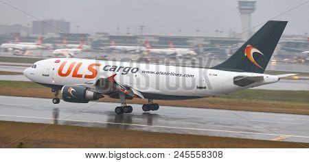 Airplane Landing To Airport