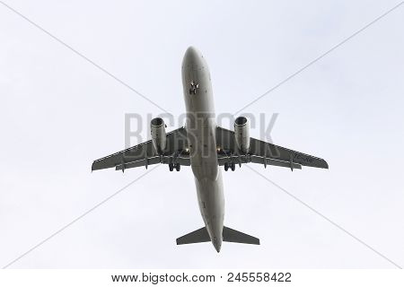 Airplane Approach To Landing