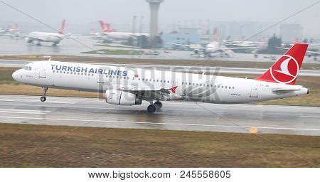 Airplane Landing To Airport