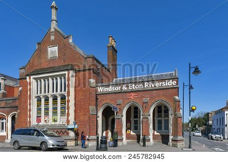 Berkshire, Uk - April 2018: Historic Building Of Windsor & Eton Riverside Station, The Railway Termi